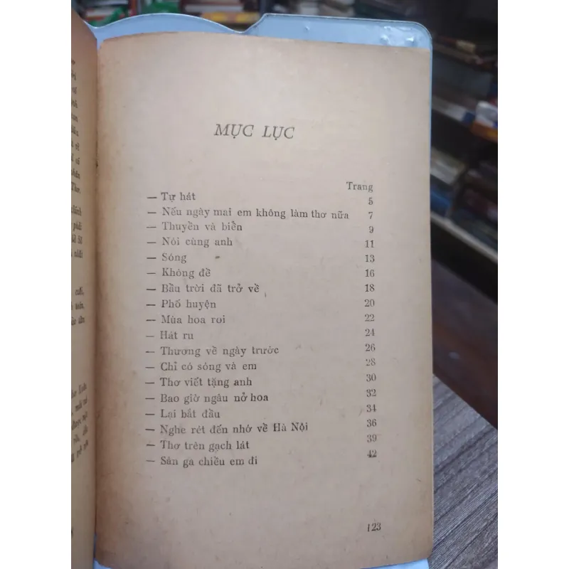 Sách: Thơ viết tặng anh - Tác giả: Xuân Quỳnh (A3) 597499