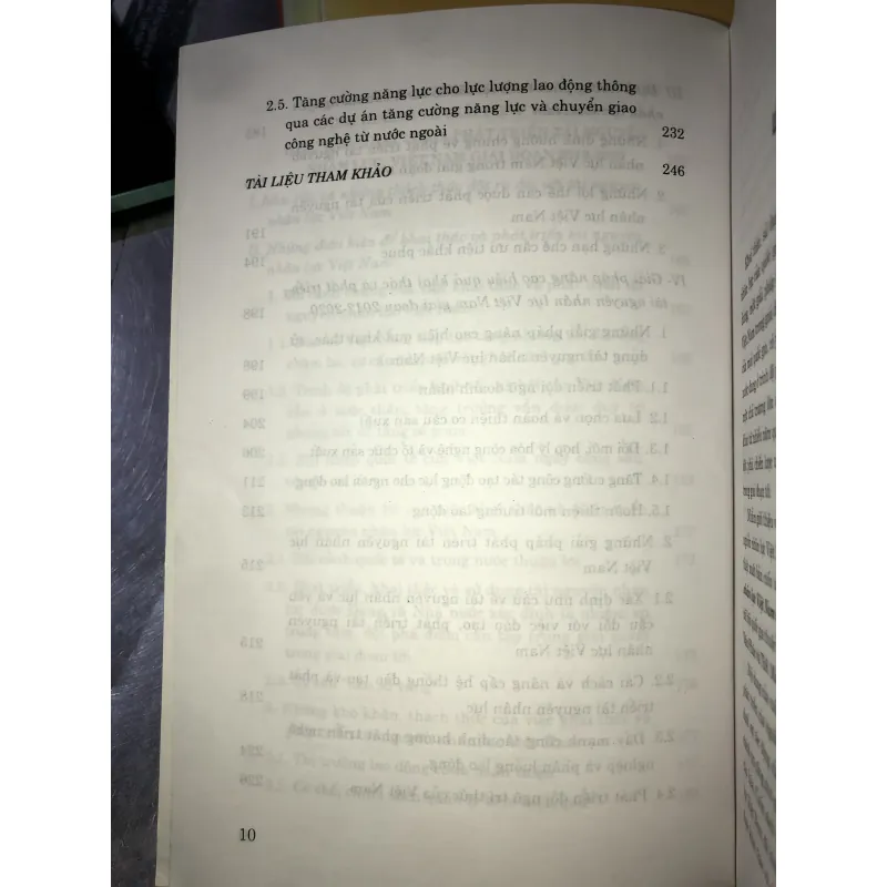 Khai thác và phát triển tài nguyên nhân lực Việt Nam 756088