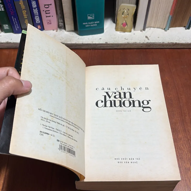 II Văn Học: Câu Chuyện Văn Chương - Nhiều Tác Giả - 2014 927170