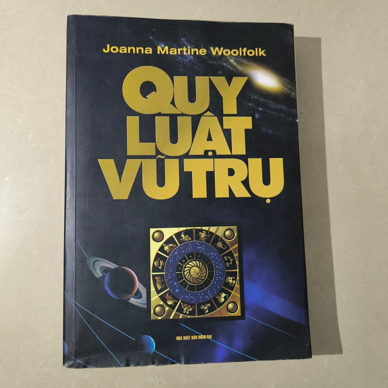 Sách chiêm tinh - Quy luật Vũ trụ (kèm đĩa CD) - Joanna Martine Woolfolk - Giá bìa 189k 319972