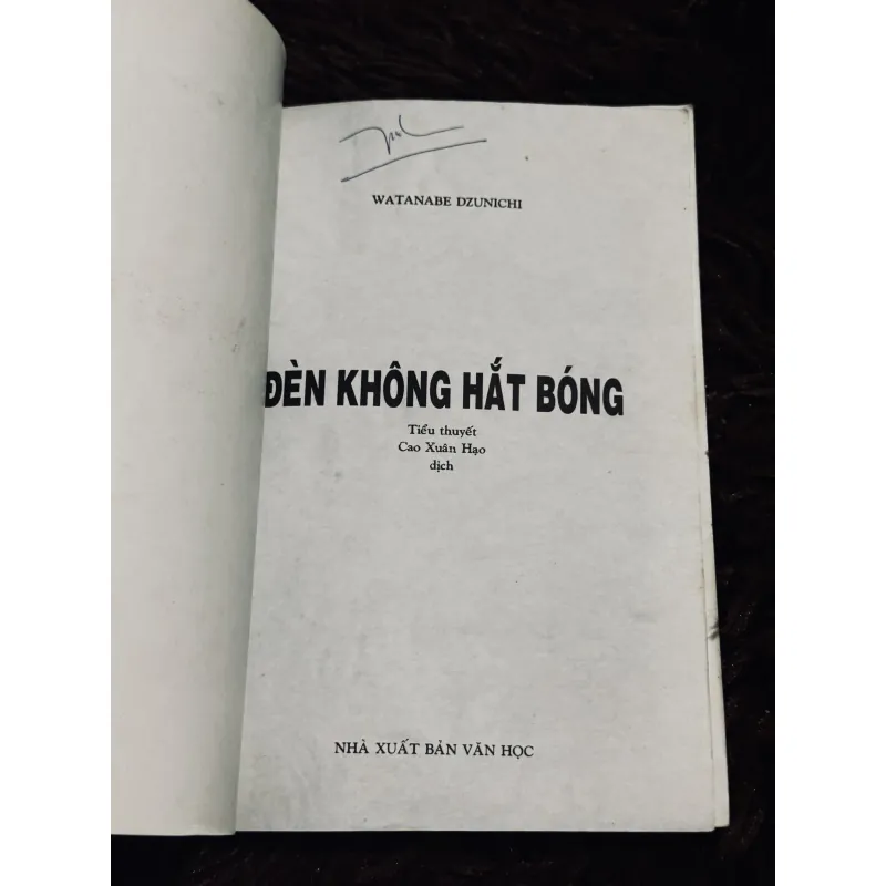 Đèn không hắt bóng 931426