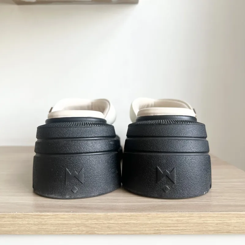 Dép sandal nữ THE QUEEN WOLF màu trắng size 36 596007