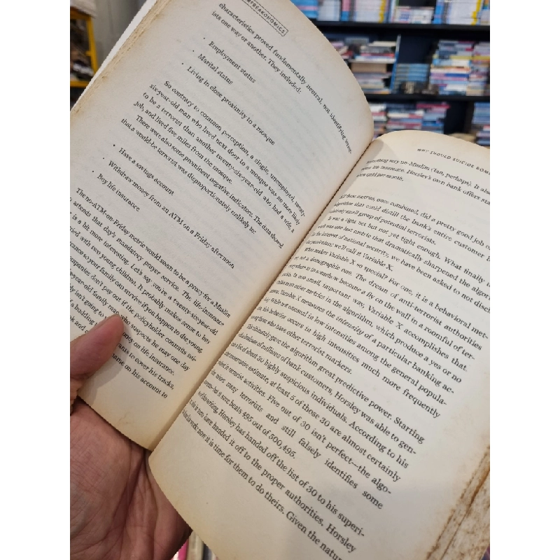 SUPER FREAKONOMICS : Global Cooling, Patriotic Prostitutes and Why Suicide Bombers Should Buy Life Insurance - Steven D. Levitt & Stephen J. Dubner 198136