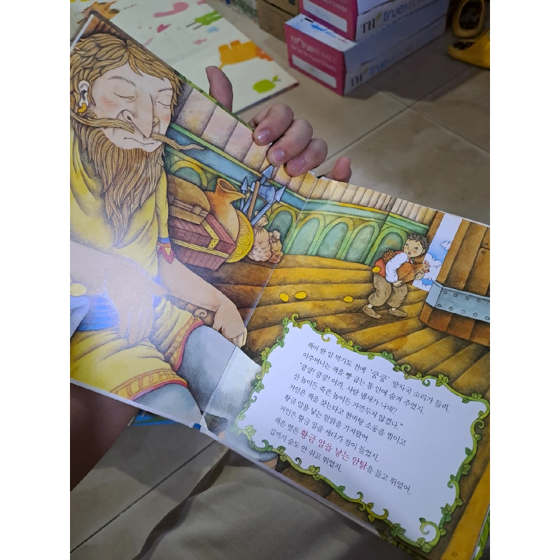 Truyện tranh bìa cứng Tiếng Hàn cây đậu khổng lồ mới 90% HCM0808 HỌC NGOẠI NGỮ 527115