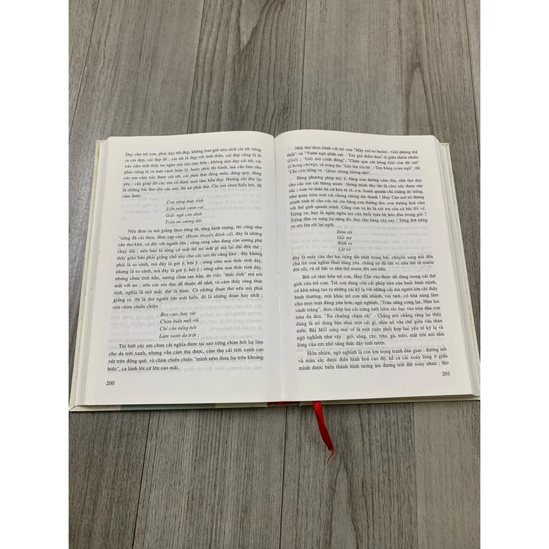 Huy cận về tác gia và tác phẩm. 999 469857