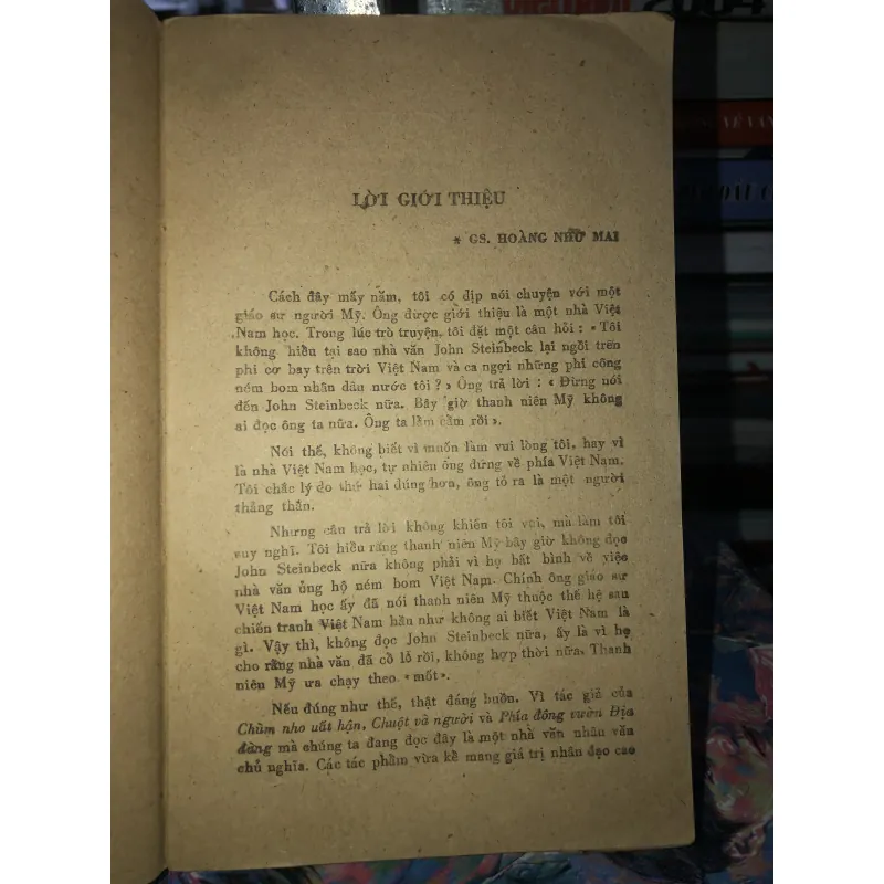 Phía đông vườn địa đàng - John Steinbeck 976188