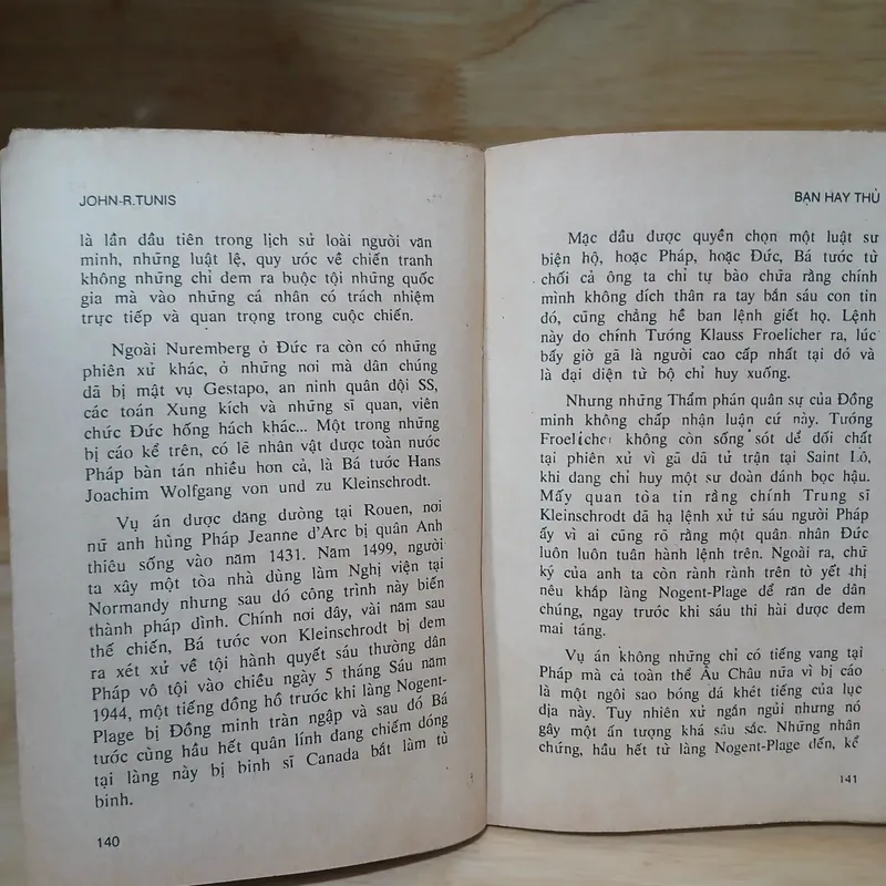 Bạn Hay Thù - John R.Tunis 567626