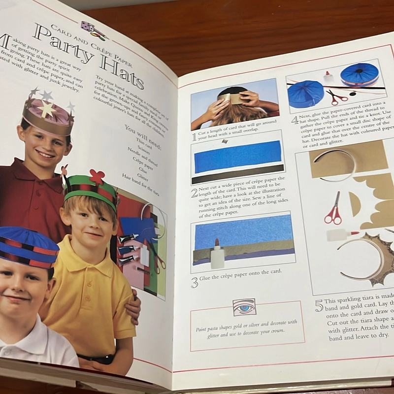 PICTURE BOOK 365 things to make and do 536472