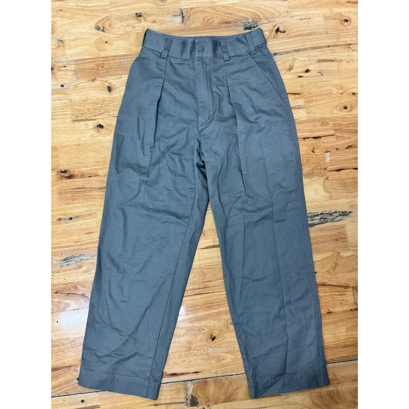 Quần Uniqlo xám xi măng 455011