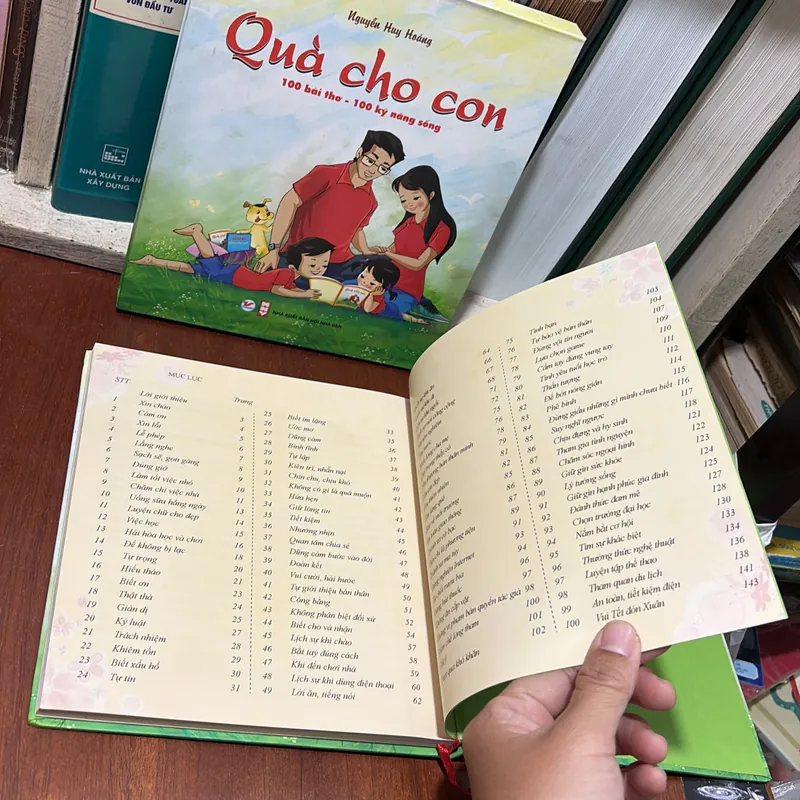 II Sách Thiếu Nhi: Quà Cho Con _ 100 Bài Thơ, 100 Kỹ Năng Sống - Nguyễn Huy Hoàng - 2016 726859