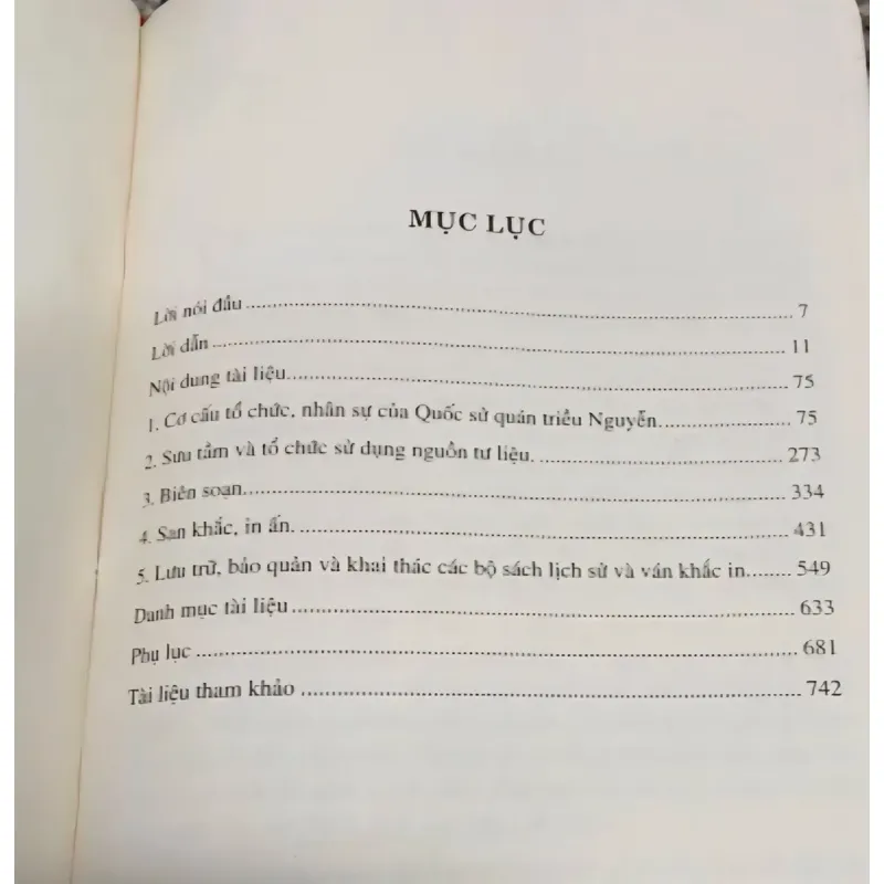 Quốc sử quán qua châu bản triều Nguyễn | Trung tâm lưu trữ quốc gia I 557837