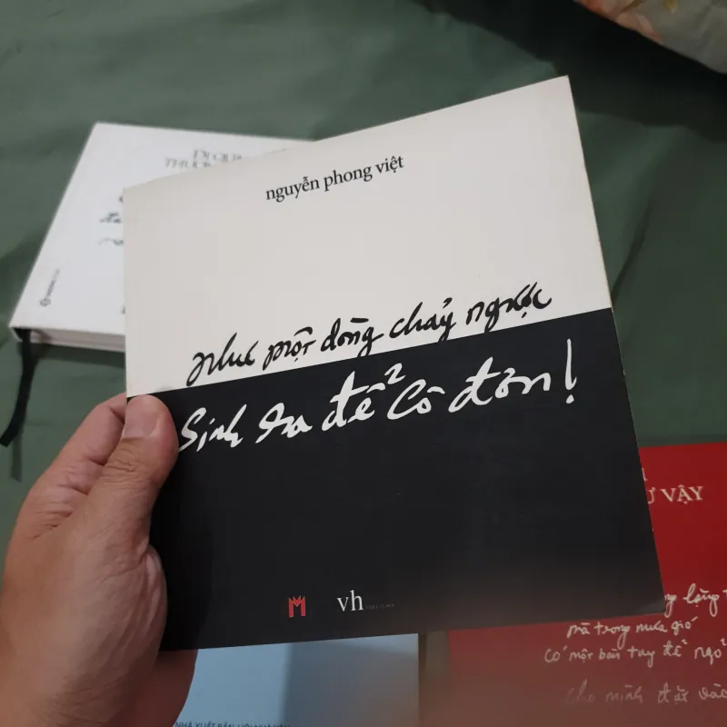 5 tập thơ Nguyễn Phong Việt 928041