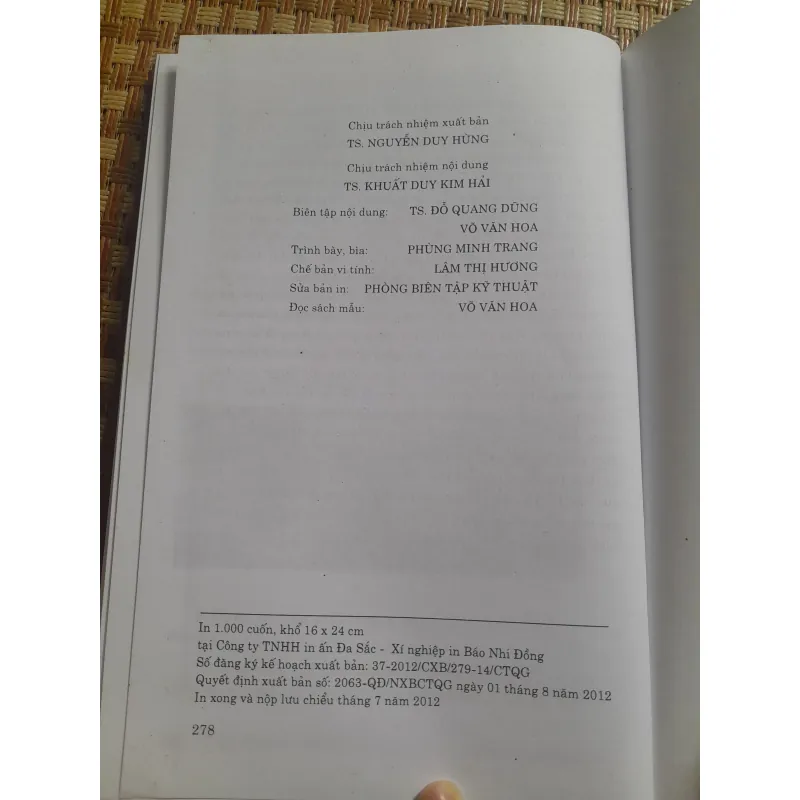 QUẢN LÝ ĐẤT ĐAI Ở VIỆT NAM (1945-2010) 755805