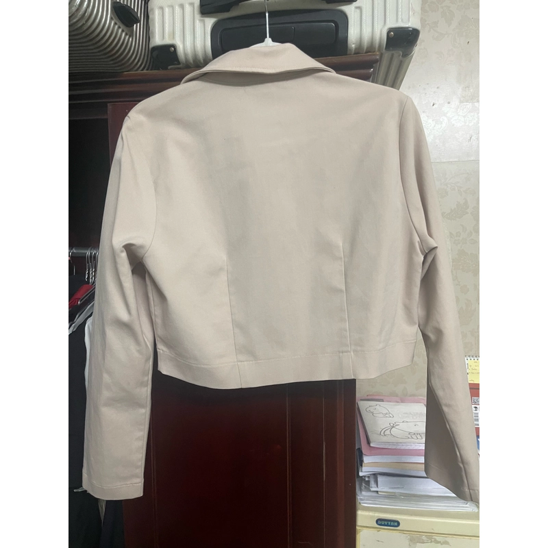 Áo croptop cổ vest màu be 478419