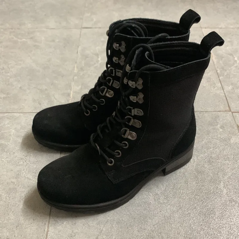 Giày boot nữ đen cao 4cm  759572