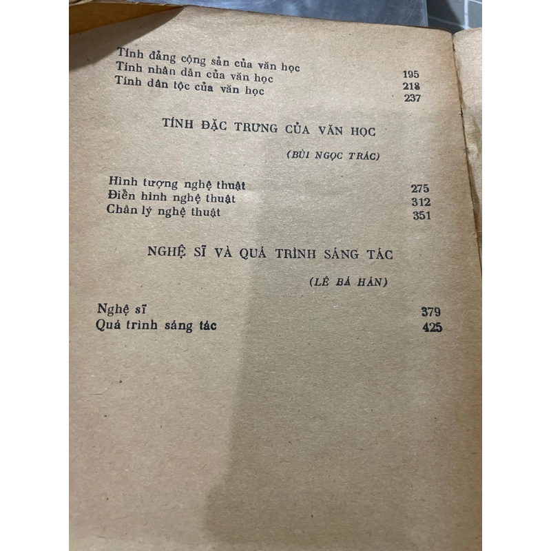 Cơ sở lý luận văn học - phê bình văn học  552796