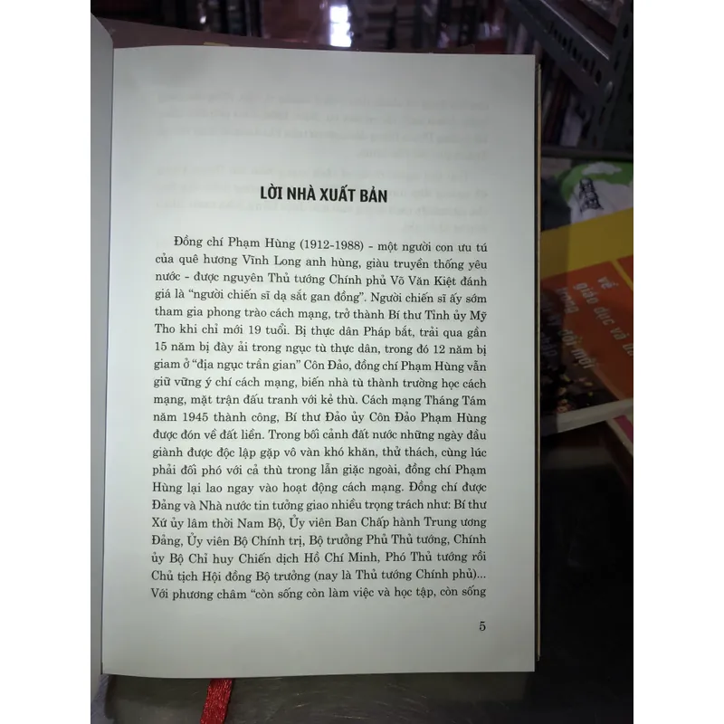 Phạm Hùng - Người chiến sĩ dạ sắt gan đồng - Nguyễn Chiến Thắng 712043