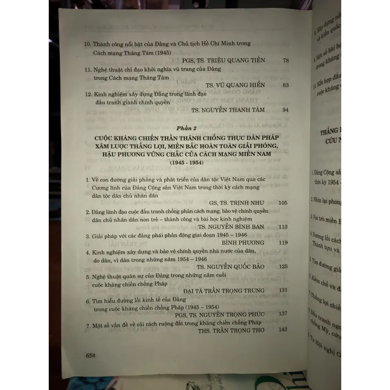 Việt Nam trên con đường lớn bản hùng ca thế kỷ XX - PGS,TS. Triệu Quang Tiến 717558