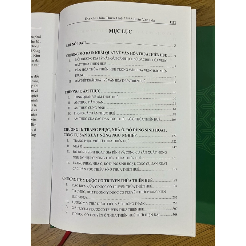 Địa chí Thừa Thiên Huế - Phần Văn Hoá - Tập 1 494157