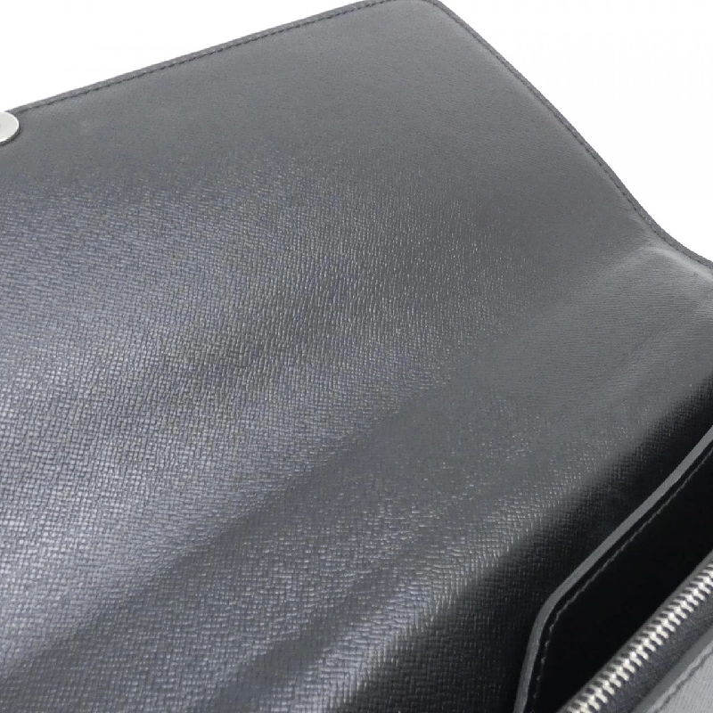 Túi Louis Vuitton Taiga Rigit M31092 617467