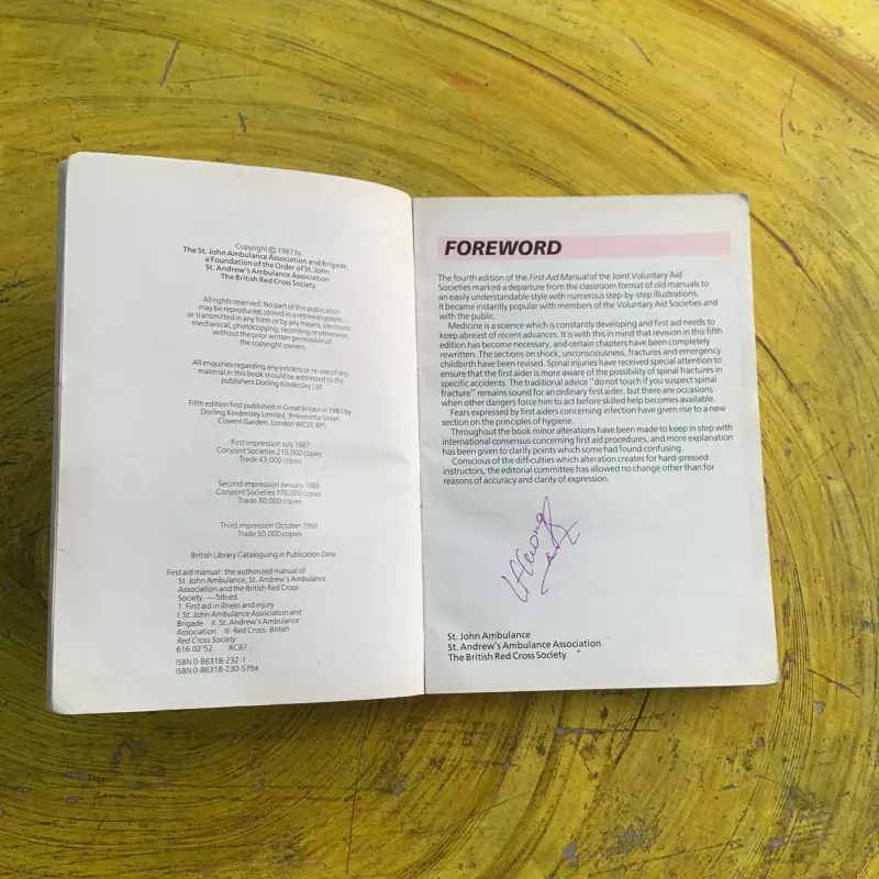 FIRST AID MANUAL  937168