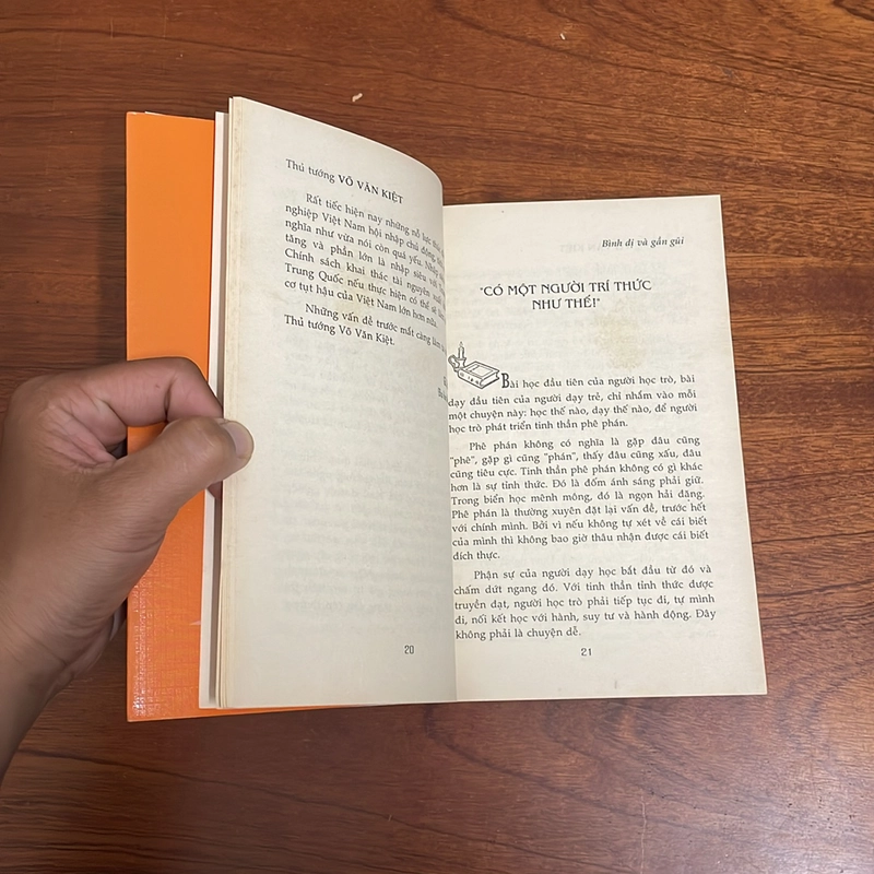 II Sách Lịch Sử: Thủ Tướng Võ Văn Kiệt _ Bình Dị & Gần Gũi - 2013 496702