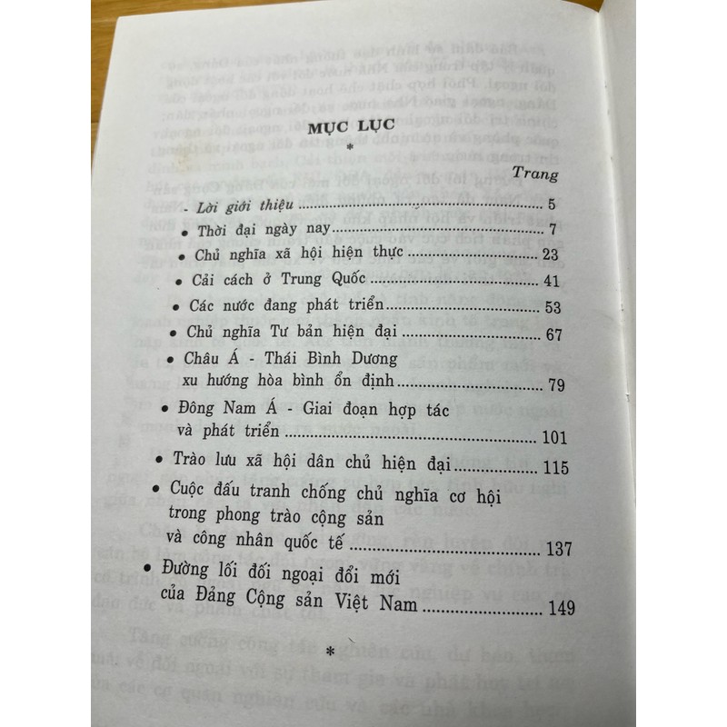 Một số vấn đề về quan hệ quốc tế trong giai đoạn hiện nay 145254