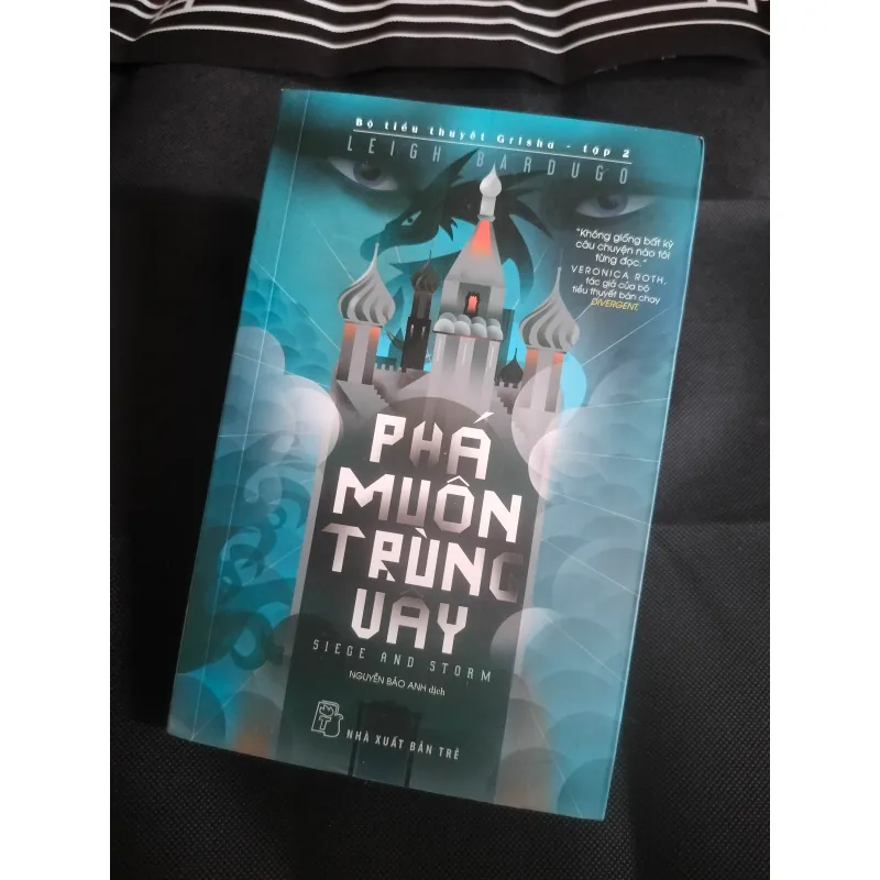 PHÁ MUÔN TRÙNG VÂY - LEIGH BARDUGO 713069