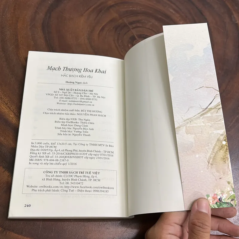 II Hắc Bạch Kiếm Yêu: Mạch Thượng Hoa Khai - Hoàng Ngọc (Dịch) - 2016 1000937