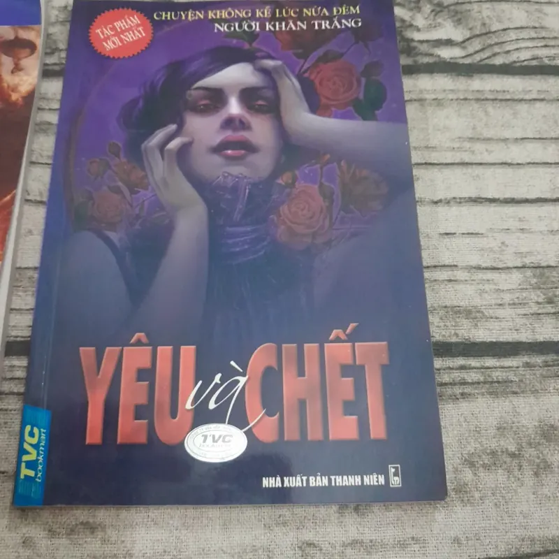 2 quyển truyện ảo rợn Xác người sau miếu hoang và Yêu và Chết.  681869