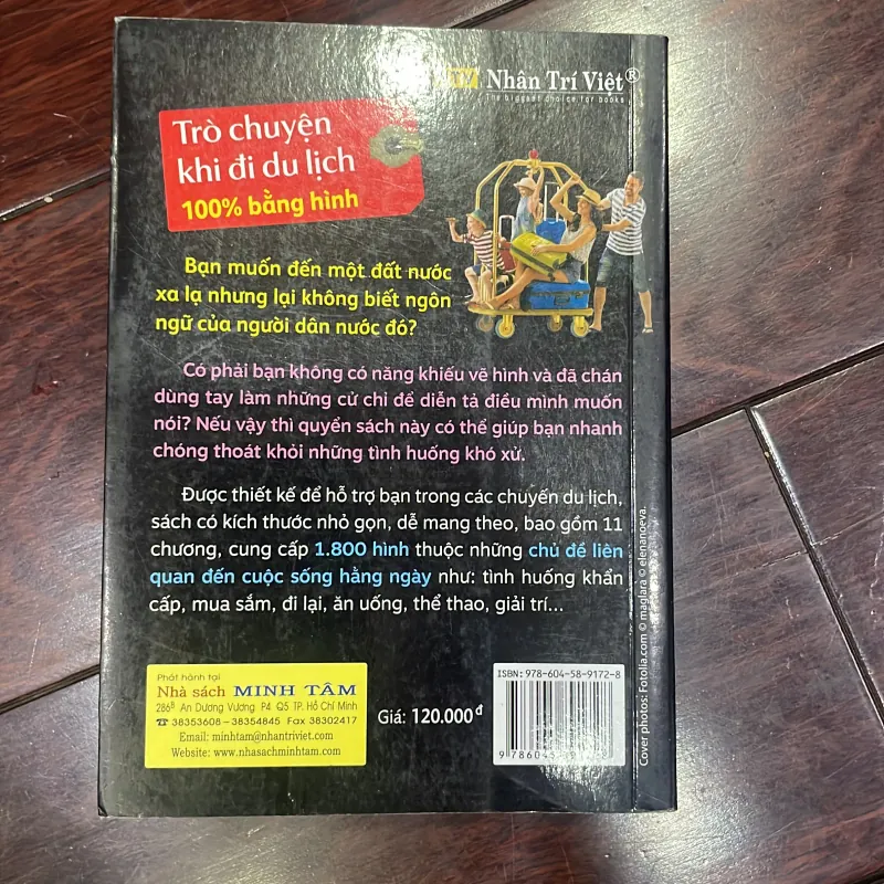 Larousse - trò chuyện khi đi du lịch 100% bằng hình gồm 1800 hình : sách du lịch  1034901