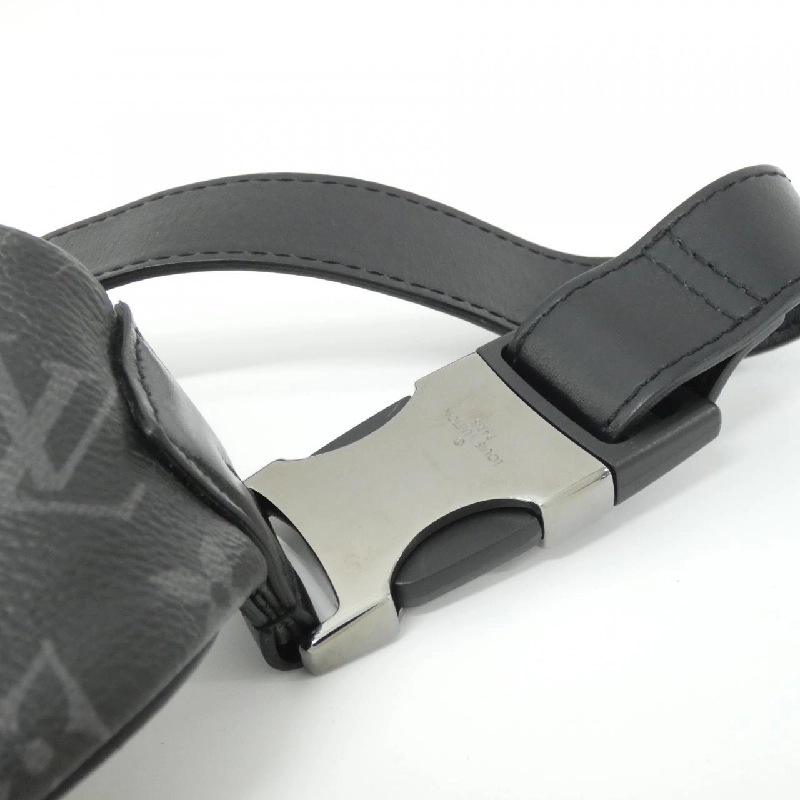 Túi đeo chéo Louis Vuitton Monogram Eclipse Discovery M44336 613329