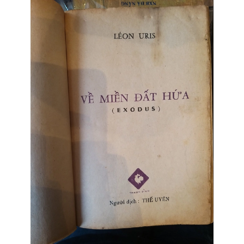 Về miền đất hứa - Léon Uris 129250