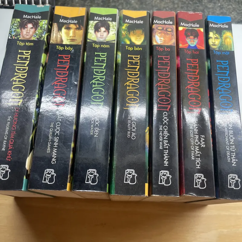 Pendragon tập 1,2,3,4,5,7,8 MacHale 572381
