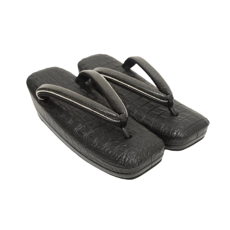 Dép nữ M size - Hàng hiệu Authentic 875921