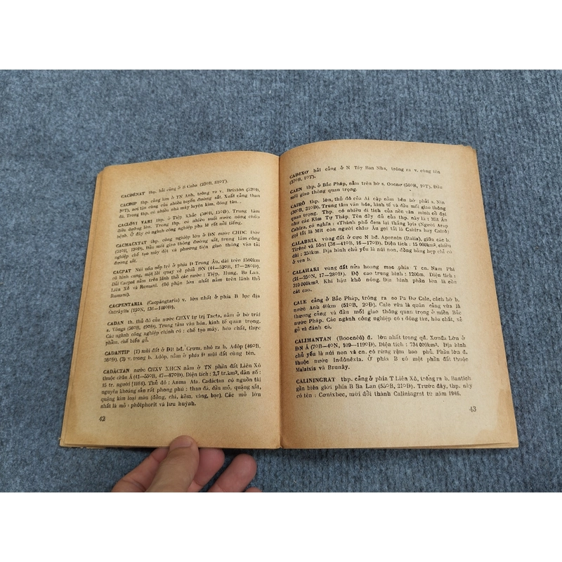 SỔ TAY ĐỊA DANH NƯỚC NGOÀI 494534