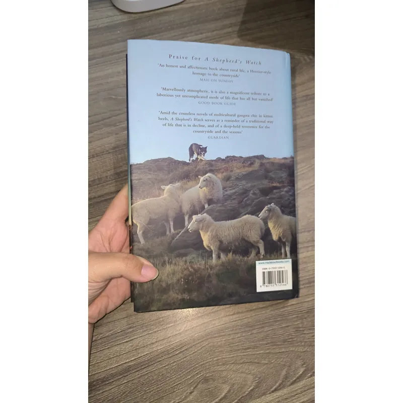 The Dogs of Windcutter Down: One Shepherd's Struggle for Survival
David Kennard 723317