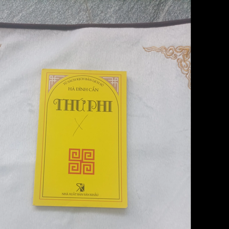 Hà Đình Cẩn - Thứ Phi 462149