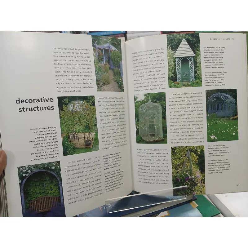 GARDEN DESIGN (THIẾT KẾ SÂN VƯỜN) - JOAN CLIFTON 752632