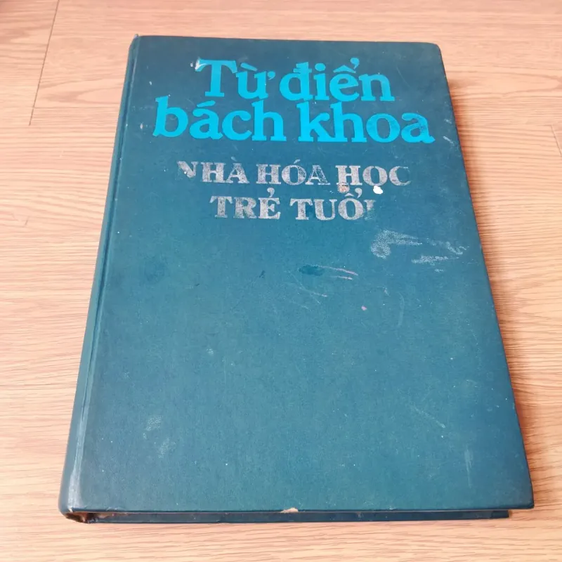 Từ điển bách khoa: Nhà hóa học trẻ tuổi 759635