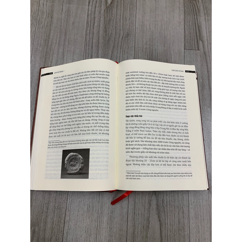 Lịch sử sách. Bìa cứng. 3b1 529869