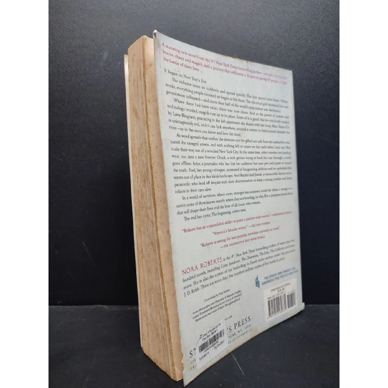 Year One mới 80% ố vàng, mọt nhẹ HCM1406 Nora Roberts SÁCH NGOẠI VĂN 921776