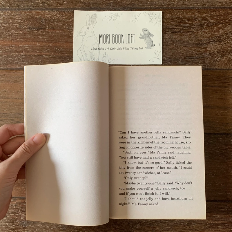 Sách ngoại văn Starring Sally J. Freedman as Herself – Judy Blume, Used, trình độ B2 498799