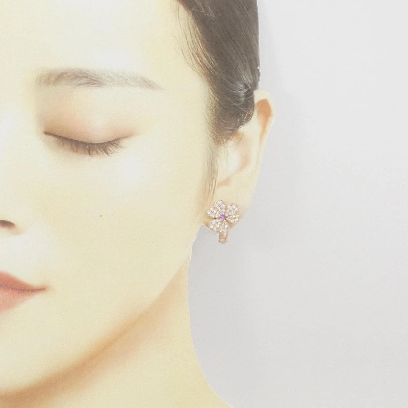 Bông tai nhỏ Frivole của Van Cleef & Arpels 665878