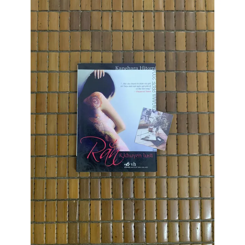 Rắn và khuyên lưỡi Kanehara Hitomi 689946