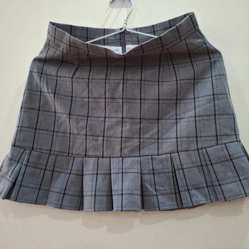 Váy ngắn xếp ly caro xám 604766