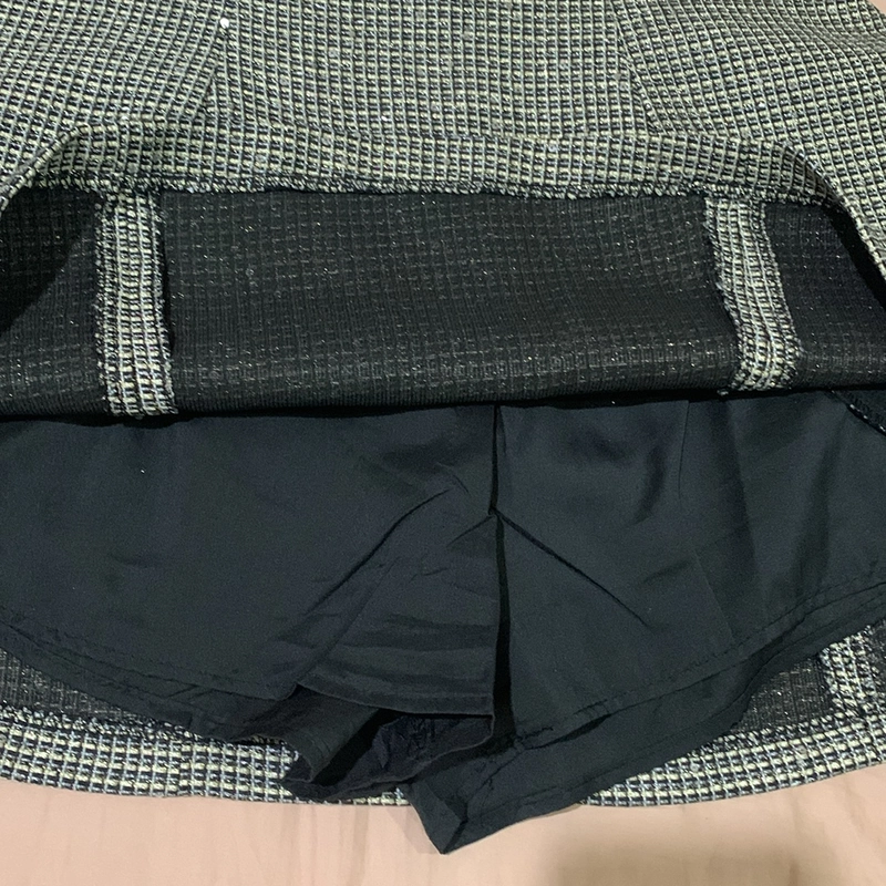 Chân váy hàng thiết kế size L mới mặc thử 1 lần  447474