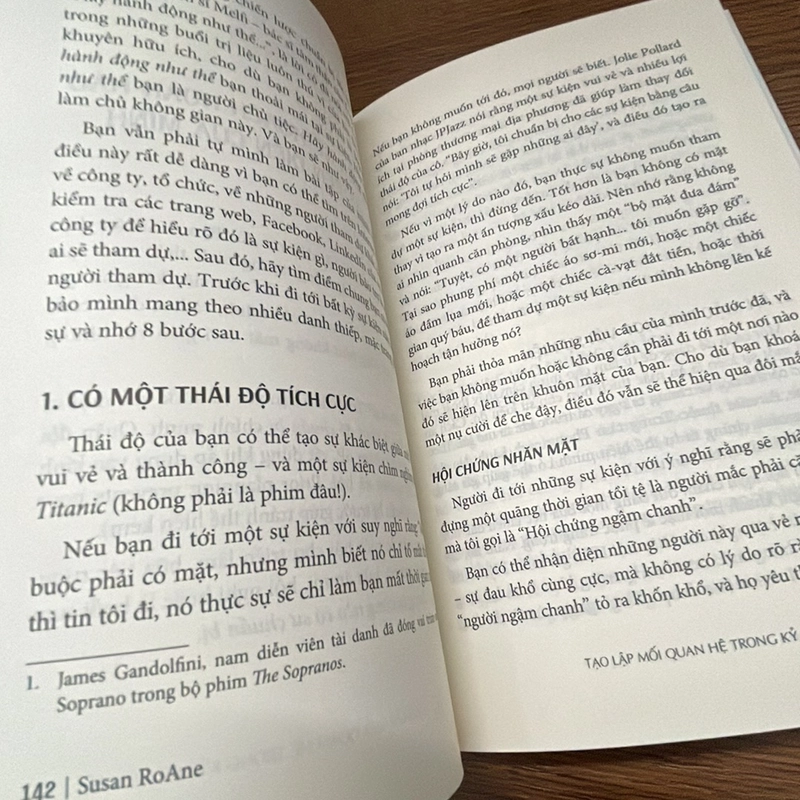 Tạo lập mối quan hệ trong kỷ nguyên số Susan Roane 358591