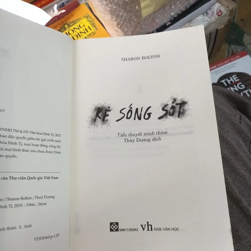 Kẻ Sống Sót - Sharon Bolton 739205