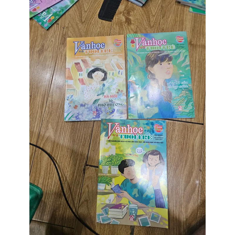 3q Văn học và tuổi trẻ không trùng như hình 
20k 730186